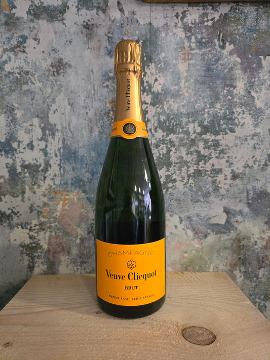 Veuve Clicquot Brut Yellow Label | Pinot Noir/Pinot Meunier/Chardonnay | 12.5%